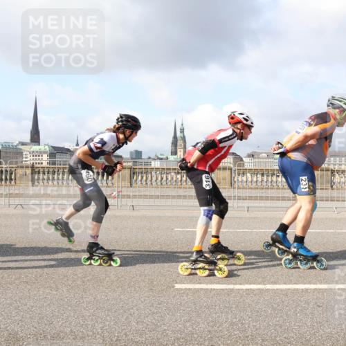 29.06.2025 - hella hamburg halbmarathon Lena Gebhardt http://msf.ph/oto/8407288 29.06.2025 08:54:42 Lombardsbrücke 231, 316, 460, 3 meine-sportfotos.de