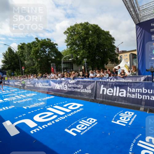 29.06.2025 - hella hamburg halbmarathon Zöllner http://msf.ph/oto/8407345 29.06.2025 10:14:32 Ziel 19227 meine-sportfotos.de