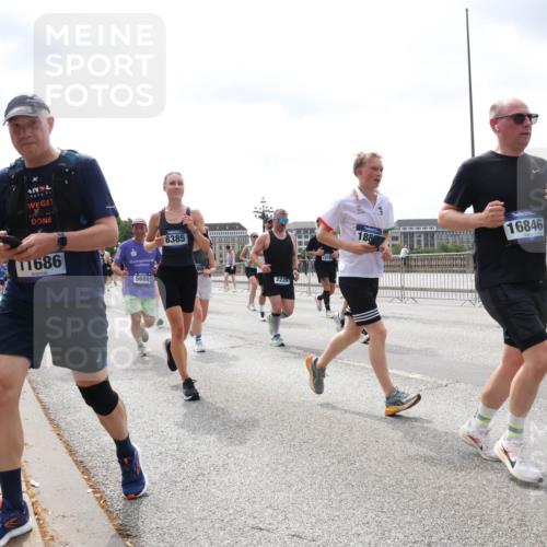 29.06.2025 - hella hamburg halbmarathon Lena Gebhardt http://msf.ph/oto/8407367 29.06.2025 10:41:26 Lombardsbrücke 1686, 5689, 8385, 2229, 188, 16846, 1314, 1317, 1509, 1536, 1542, 1623, 1731, 2153, 2229, 2258, 2805, 3344, 3532, 3533, 3623, 4234, 4412, 4415, 4541, 4610, 4638, 4787, 5086, 5225, 5549, 5688, 5689, 5928, 5942, 6088, 6250, 6450, 6474, 6793, 6842, 6894, 7022, 7023, 7661, 7821, 7829, 7968, 8004, 8162, 8163, 8293, 8385, 8586, 8751, 8769, 8848, 8878, 8992, 9962, 10181, 10269, 10348, 10407, 10483, 10644, 10835, 11011, 11166 meine-sportfotos.de