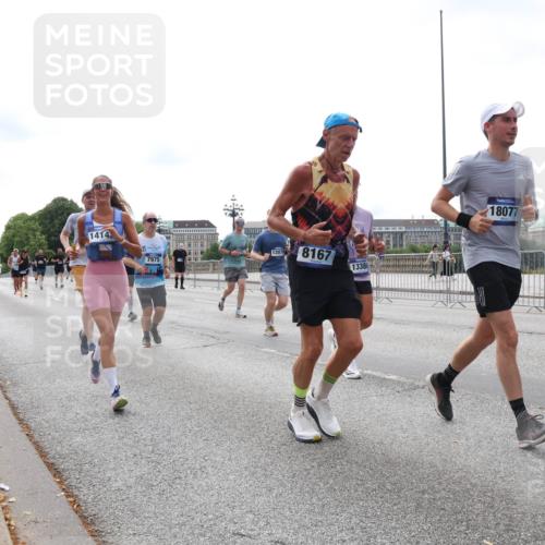 29.06.2025 - hella hamburg halbmarathon Lena Gebhardt http://msf.ph/oto/8407376 29.06.2025 10:24:36 Lombardsbrücke 1414, 12070, 7975, 8167, 1338, 18077, 1005, 1009, 1064, 1352, 1389, 1395, 2108, 2132, 2249, 2280, 2477, 2944, 3053, 3099, 3113, 3132, 3285, 3421, 3579, 3786, 4111, 4162, 4221, 4444, 4464, 4684, 4719, 4993, 5126, 5138, 5829, 5830, 6261, 6478, 6524, 6526, 6570, 7528, 7920, 7975, 8167, 8187, 8297, 9063, 10907, 11651, 11816, 11817, 12070, 12210, 12303, 13111, 13113, 13380, 13573, 13638, 13711, 14143, 14898, 15124, 15975, 17535 meine-sportfotos.de