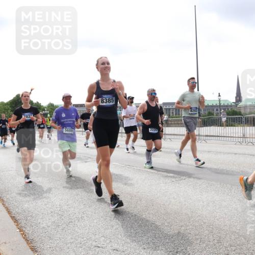 29.06.2025 - hella hamburg halbmarathon Lena Gebhardt http://msf.ph/oto/8407405 29.06.2025 10:41:26 Lombardsbrücke 782, 5689, 8385, 2229, 8293, 000, 1314, 1317, 1509, 1536, 1542, 1623, 1731, 2153, 2229, 2258, 2805, 3344, 3532, 3533, 3623, 4234, 4412, 4415, 4541, 4610, 4638, 4787, 5086, 5225, 5549, 5688, 5689, 5928, 5942, 6088, 6250, 6450, 6474, 6793, 6842, 6894, 7022, 7023, 7661, 7821, 7829, 7968, 8004, 8162, 8163, 8293, 8385, 8586, 8751, 8769, 8848, 8878, 8992, 9962, 10181, 10269, 10348, 10407, 10483, 10644, 10835, 11011, 11166 meine-sportfotos.de