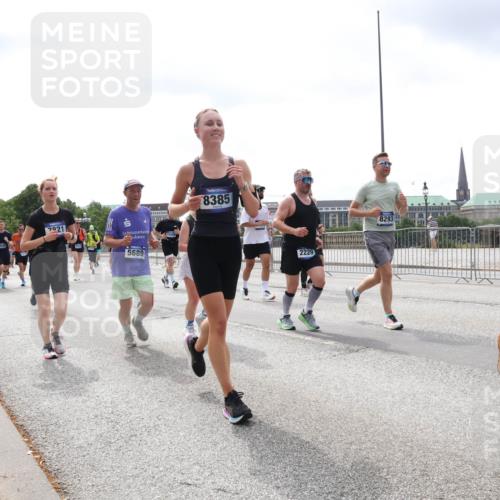 29.06.2025 - hella hamburg halbmarathon Lena Gebhardt http://msf.ph/oto/8407438 29.06.2025 10:41:26 Lombardsbrücke 7921, 5689, 8385, 2229, 8293, 08, 1314, 1317, 1509, 1536, 1542, 1623, 1731, 2153, 2229, 2258, 2805, 3344, 3532, 3533, 3623, 4234, 4412, 4415, 4541, 4610, 4638, 4787, 5086, 5225, 5549, 5688, 5689, 5928, 5942, 6088, 6250, 6450, 6474, 6793, 6842, 6894, 7022, 7023, 7661, 7821, 7829, 7968, 8004, 8162, 8163, 8293, 8385, 8586, 8751, 8769, 8848, 8878, 8992, 9962, 10181, 10269, 10348, 10407, 10483, 10644, 10835, 11011, 11166 meine-sportfotos.de