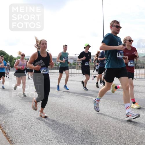 29.06.2025 - hella hamburg halbmarathon Lena Gebhardt http://msf.ph/oto/8407531 29.06.2025 10:16:47 Lombardsbrücke 15658, 12230, 9332, 94, 18579, 1760, 11442, 1117, 1212, 1240, 1244, 1331, 1348, 1403, 1553, 1599, 1602, 1825, 2225, 2347, 2912, 3030, 3088, 3156, 3176, 3450, 3484, 3622, 3687, 4478, 4583, 5036, 5037, 5294, 6024, 6328, 6488, 6742, 6941, 6948, 7114, 7115, 7158, 7257, 7345, 7358, 7360, 7376, 7753, 7924, 7928, 8263, 8295, 8317, 8513, 8597, 8619, 8645, 8707, 8847, 8857, 9091, 9208, 9332, 9492, 9628, 9664, 9676, 9810, 10076, 10139, 10141, 10232, 11344, 11345 meine-sportfotos.de