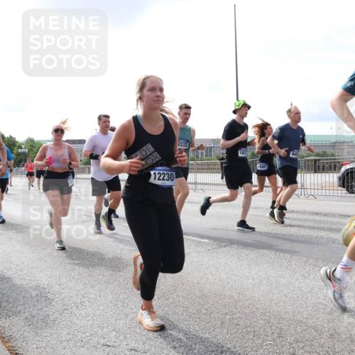 29.06.2025 - hella hamburg halbmarathon Lena Gebhardt http://msf.ph/oto/8407589 29.06.2025 10:16:47 Lombardsbrücke 15658, 111, 11, 12230, 9332, 15861, 949, 212, 5, 39, 17604, 1117, 1212, 1240, 1244, 1331, 1348, 1403, 1553, 1599, 1602, 1825, 2225, 2347, 2912, 3030, 3088, 3156, 3176, 3450, 3484, 3622, 3687, 4478, 4583, 5036, 5037, 5294, 6024, 6328, 6488, 6742, 6941, 6948, 7114, 7115, 7158, 7257, 7345, 7358, 7360, 7376, 7753, 7924, 7928, 8263, 8295, 8317, 8513, 8597, 8619, 8645, 8707, 8847, 8857, 9091, 9208, 9332, 9492, 9628, 9664, 9676, 9810, 10076, 10139, 10141, 10232, 11344, 11345 meine-sportfotos.de