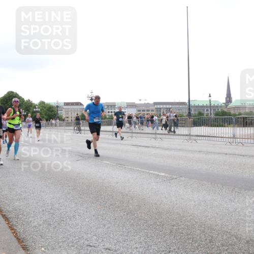 29.06.2025 - hella hamburg halbmarathon Lena Gebhardt http://msf.ph/oto/8407658 29.06.2025 10:50:36 Lombardsbrücke 11696, 17790, 1259, 1828, 1930, 2047, 2200, 3184, 3203, 3229, 3647, 3680, 3701, 3710, 3805, 3838, 3897, 4168, 4642, 4695, 4771, 4961, 5119, 5131, 5997, 6178, 6680, 6830, 7133, 7161, 7505, 7677, 7721, 7722, 7755, 7938, 8200, 8299, 8833, 8834, 8986, 9096, 9168, 9605, 9933, 10029, 10060, 10286, 10437, 10617, 10744, 11426, 11577, 11696, 11716, 12079, 12392, 12393, 13127, 13128, 13846, 13887, 14102, 14144, 14534, 14591, 14940, 15017, 15230, 15416 meine-sportfotos.de