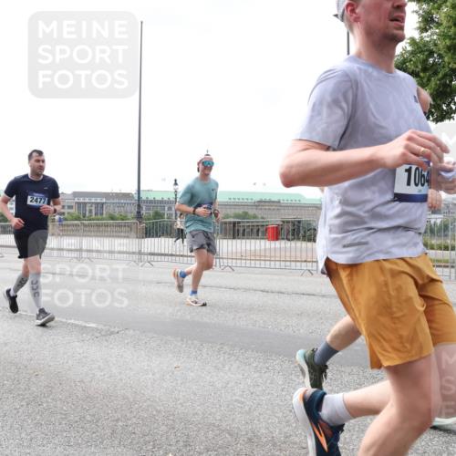 29.06.2025 - hella hamburg halbmarathon Lena Gebhardt http://msf.ph/oto/8407670 29.06.2025 10:24:38 Lombardsbrücke 2477, 1064, 1005, 1009, 1064, 1352, 1395, 2108, 2132, 2249, 2280, 2477, 2944, 3053, 3099, 3113, 3132, 3285, 3421, 3786, 4008, 4010, 4111, 4162, 4221, 4444, 4464, 4684, 4719, 5126, 5138, 5829, 5830, 6261, 6478, 6524, 6526, 6570, 7528, 7920, 7975, 8167, 8187, 8297, 9063, 10907, 11651, 11816, 11817, 12070, 12210, 12303, 13111, 13113, 13380, 13573, 13638, 13711, 14143, 14898, 15124, 15975, 17535 meine-sportfotos.de