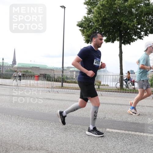 29.06.2025 - hella hamburg halbmarathon Lena Gebhardt http://msf.ph/oto/8407823 29.06.2025 10:24:40 Lombardsbrücke 2471, 1005, 1009, 1064, 1352, 1395, 2108, 2132, 2249, 2280, 2477, 2944, 3053, 3099, 3113, 3132, 3285, 3421, 3786, 4008, 4010, 4111, 4162, 4221, 4444, 4464, 4684, 4719, 5126, 5138, 5829, 5830, 6261, 6478, 6524, 6526, 6570, 7528, 7975, 8167, 8297, 9063, 10907, 11651, 11816, 11817, 12070, 12210, 12303, 13111, 13113, 13380, 13573, 13638, 13711, 14143, 14898, 15124, 15942, 15975, 17535, 18194, 18198 meine-sportfotos.de