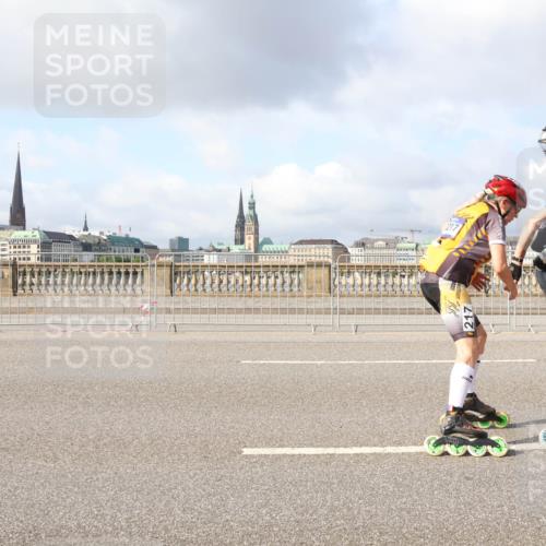 29.06.2025 - hella hamburg halbmarathon Lena Gebhardt http://msf.ph/oto/8407907 29.06.2025 08:54:43 Lombardsbrücke  meine-sportfotos.de