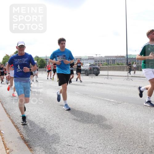 29.06.2025 - hella hamburg halbmarathon Lena Gebhardt http://msf.ph/oto/8407914 29.06.2025 10:16:49 Lombardsbrücke 86, 11335, 1117, 1137, 1212, 1240, 1244, 1331, 1348, 1403, 1553, 1599, 1602, 1825, 2225, 2347, 2912, 3030, 3088, 3156, 3176, 3450, 3484, 3622, 3687, 4478, 4583, 5036, 5037, 6024, 6328, 6488, 6742, 6941, 6948, 7114, 7115, 7158, 7257, 7345, 7358, 7360, 7376, 7753, 7924, 7928, 8263, 8295, 8317, 8513, 8597, 8619, 8645, 8707, 8847, 8857, 9091, 9208, 9332, 9492, 9628, 9664, 9676, 9810, 10076, 10139, 10141, 10232 meine-sportfotos.de