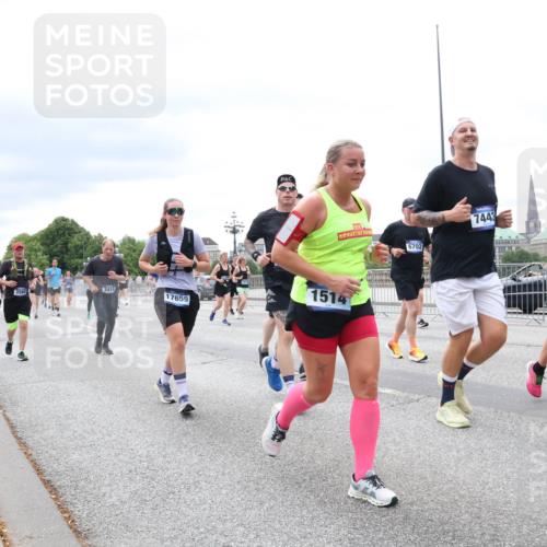 29.06.2025 - hella hamburg halbmarathon Lena Gebhardt http://msf.ph/oto/8407937 29.06.2025 10:58:56 Lombardsbrücke 7443, 6702, 3416, 3569, 17659, 1514, 1326, 1365, 1380, 1514, 1646, 1751, 1839, 2057, 2449, 2621, 2649, 2929, 3231, 3373, 3416, 3536, 3565, 3966, 4042, 4043, 4225, 4294, 4312, 4577, 4648, 5016, 5211, 5400, 5732, 6010, 6167, 6301, 6330, 6341, 6554, 6588, 6599, 6633, 6638, 6702, 6927, 6969, 7095, 7096, 7288, 7443, 7870, 7910, 7933, 7957, 7967, 8489, 8544, 8545, 8547, 8592, 8631, 8701, 8752, 8932, 9221, 9225, 9563, 9889, 9960, 9982 meine-sportfotos.de