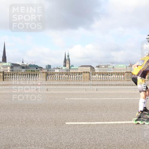29.06.2025 - hella hamburg halbmarathon Lena Gebhardt http://msf.ph/oto/8407945 29.06.2025 08:54:43 Lombardsbrücke 0235 meine-sportfotos.de