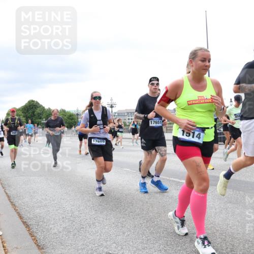 29.06.2025 - hella hamburg halbmarathon Lena Gebhardt http://msf.ph/oto/8407962 29.06.2025 10:58:57 Lombardsbrücke 701, 3416, 17659, 17651, 1514, 658, 744, 1326, 1365, 1380, 1514, 1646, 1751, 1839, 2057, 2449, 2621, 2649, 2861, 2929, 3035, 3231, 3373, 3416, 3536, 3565, 3966, 4042, 4043, 4225, 4294, 4312, 4577, 4648, 5016, 5211, 5400, 5646, 5732, 6010, 6167, 6301, 6330, 6341, 6554, 6588, 6599, 6633, 6638, 6702, 6927, 6969, 7095, 7096, 7288, 7443, 7870, 7910, 7933, 7957, 7967, 8489, 8544, 8545, 8547, 8592, 8631, 8701, 8748, 8752, 8932, 9221, 9225, 9563, 9889, 9960, 9982 meine-sportfotos.de