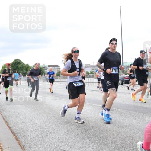 29.06.2025 - hella hamburg halbmarathon Lena Gebhardt http://msf.ph/oto/8408018 29.06.2025 10:58:57 Lombardsbrücke 701, 3565, 3416, 17659, 17651, 6702, 1514, 1326, 1365, 1380, 1514, 1646, 1751, 1839, 2057, 2449, 2621, 2649, 2861, 2929, 3035, 3231, 3373, 3416, 3536, 3565, 3966, 4042, 4043, 4225, 4294, 4312, 4577, 4648, 5016, 5211, 5400, 5646, 5732, 6010, 6167, 6301, 6330, 6341, 6554, 6588, 6599, 6633, 6638, 6702, 6927, 6969, 7095, 7096, 7288, 7443, 7870, 7910, 7933, 7957, 7967, 8489, 8544, 8545, 8547, 8592, 8631, 8701, 8748, 8752, 8932, 9221, 9225, 9563, 9889, 9960, 9982 meine-sportfotos.de