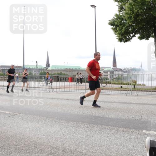 29.06.2025 - hella hamburg halbmarathon Lena Gebhardt http://msf.ph/oto/8408031 29.06.2025 10:24:43 Lombardsbrücke 3421, 1064, 1352, 1395, 1740, 2108, 2132, 2249, 2280, 2477, 2944, 3053, 3099, 3113, 3132, 3421, 3786, 4008, 4010, 4111, 4162, 4221, 4444, 4464, 4719, 5126, 5138, 5829, 5830, 6261, 6478, 6524, 6526, 6570, 7528, 7975, 8167, 8297, 9063, 10907, 11651, 11816, 11817, 12070, 12210, 12303, 13111, 13113, 13380, 13573, 13638, 13711, 14143, 14898, 15124, 15942, 15975, 17535, 17954, 18194, 18198 meine-sportfotos.de