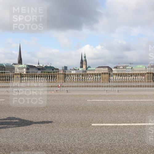 29.06.2025 - hella hamburg halbmarathon Lena Gebhardt http://msf.ph/oto/8408033 29.06.2025 08:55:04 Lombardsbrücke  meine-sportfotos.de