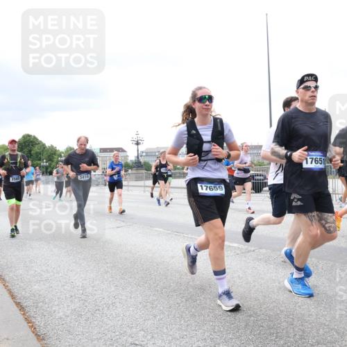 29.06.2025 - hella hamburg halbmarathon Lena Gebhardt http://msf.ph/oto/8408059 29.06.2025 10:58:57 Lombardsbrücke 6701, 3565, 3416, 17659, 17651, 6702, 6588, 1326, 1365, 1380, 1514, 1646, 1751, 1839, 2057, 2449, 2621, 2649, 2861, 2929, 3035, 3231, 3373, 3416, 3536, 3565, 3966, 4042, 4043, 4225, 4294, 4312, 4577, 4648, 5016, 5211, 5400, 5646, 5732, 6010, 6167, 6301, 6330, 6341, 6554, 6588, 6599, 6633, 6638, 6702, 6927, 6969, 7095, 7096, 7288, 7443, 7870, 7910, 7933, 7957, 7967, 8489, 8544, 8545, 8547, 8592, 8631, 8701, 8748, 8752, 8932, 9221, 9225, 9563, 9889, 9960, 9982 meine-sportfotos.de
