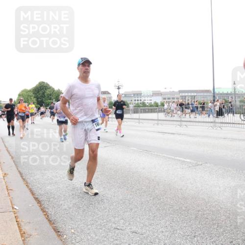 29.06.2025 - hella hamburg halbmarathon Lena Gebhardt http://msf.ph/oto/8408105 29.06.2025 10:50:40 Lombardsbrücke 20372, 166, 16742, 1129, 1208, 1259, 1828, 1930, 2047, 2200, 2358, 2859, 3184, 3203, 3229, 3647, 3680, 3710, 3805, 3838, 3897, 4168, 4642, 4695, 4771, 4848, 4961, 5119, 5131, 5997, 6178, 6680, 7133, 7141, 7161, 7505, 7677, 7938, 8200, 8299, 8779, 8833, 8834, 8986, 9096, 9168, 9933, 10029, 10286, 10437, 10552, 10614, 10636, 10744, 11426, 11577, 11696, 11716, 12079, 12392, 12393, 13887, 14102, 14144, 14534, 14591, 14940, 15017, 15230, 15416 meine-sportfotos.de