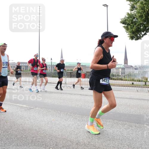 29.06.2025 - hella hamburg halbmarathon Lena Gebhardt http://msf.ph/oto/8408114 29.06.2025 10:24:44 Lombardsbrücke 1345, 5138, 6524, 3421, 1064, 1352, 1395, 1740, 2108, 2132, 2249, 2280, 2477, 2944, 3053, 3099, 3113, 3132, 3421, 3786, 4008, 4010, 4111, 4162, 4221, 4444, 4464, 4719, 5126, 5138, 5829, 5830, 6261, 6478, 6524, 6526, 6570, 7528, 7975, 8167, 8297, 9063, 9573, 10907, 11400, 11651, 11816, 11817, 12070, 12210, 12303, 13111, 13113, 13380, 13573, 13638, 13711, 14143, 14898, 15124, 15942, 15975, 17535, 17954, 18194, 18198 meine-sportfotos.de