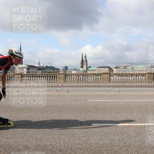 29.06.2025 - hella hamburg halbmarathon Lena Gebhardt http://msf.ph/oto/8408159 29.06.2025 08:55:05 Lombardsbrücke  meine-sportfotos.de