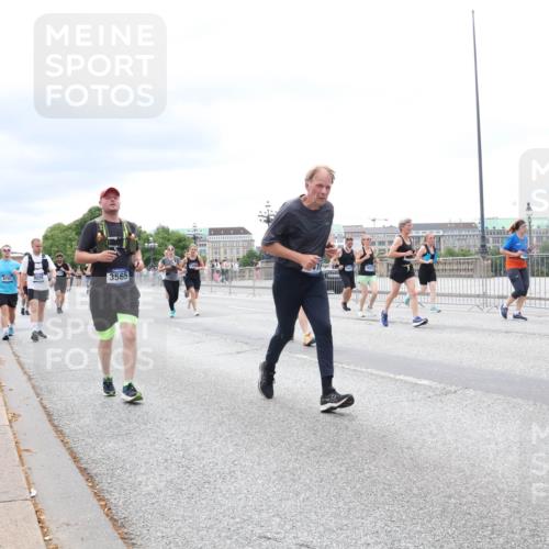 29.06.2025 - hella hamburg halbmarathon Lena Gebhardt http://msf.ph/oto/8408205 29.06.2025 10:58:58 Lombardsbrücke 16572, 8701, 3565, 2929, 1326, 1365, 1380, 1514, 1646, 1751, 1839, 2057, 2449, 2621, 2649, 2861, 2929, 3035, 3231, 3373, 3416, 3536, 3565, 3966, 4042, 4043, 4225, 4294, 4312, 4577, 4648, 5016, 5211, 5400, 5646, 5732, 6010, 6167, 6301, 6330, 6341, 6554, 6588, 6599, 6633, 6638, 6702, 6927, 6969, 7095, 7096, 7288, 7443, 7870, 7910, 7933, 7957, 7967, 8489, 8544, 8545, 8547, 8592, 8631, 8701, 8748, 8750, 8752, 8932, 9179, 9221, 9225, 9563, 9889, 9960, 9982 meine-sportfotos.de