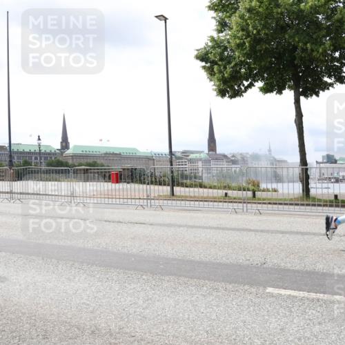 29.06.2025 - hella hamburg halbmarathon Lena Gebhardt http://msf.ph/oto/8408213 29.06.2025 10:41:31 Lombardsbrücke 376, 3533, 1314, 1317, 1509, 1536, 1542, 1623, 1731, 2153, 2229, 2258, 2805, 3344, 3532, 3533, 3623, 4412, 4415, 4541, 4610, 4638, 4787, 5086, 5225, 5432, 5549, 5688, 5689, 5928, 5942, 6088, 6250, 6320, 6450, 6474, 6618, 6793, 6894, 7022, 7023, 7477, 7661, 7821, 7829, 7968, 8004, 8162, 8163, 8293, 8300, 8301, 8385, 8443, 8586, 8751, 8769, 8848, 8878, 8897, 8992, 9588, 9962, 10181, 10269, 10348, 10407, 10483, 10835, 11011, 11166 meine-sportfotos.de