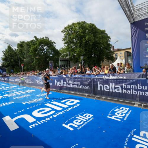 29.06.2025 - hella hamburg halbmarathon Zöllner http://msf.ph/oto/8408214 29.06.2025 10:17:12 Ziel 4116 meine-sportfotos.de