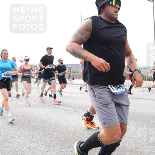 29.06.2025 - hella hamburg halbmarathon Lena Gebhardt http://msf.ph/oto/8408226 29.06.2025 10:24:45 Lombardsbrücke 18105, 14481, 2944, 5830, 1345, 1064, 1352, 1395, 1740, 2108, 2132, 2249, 2280, 2477, 2944, 3053, 3099, 3113, 3132, 3421, 3786, 4008, 4010, 4111, 4162, 4221, 4444, 4464, 4719, 5126, 5138, 5829, 5830, 6261, 6478, 6524, 6526, 6570, 7528, 7975, 8167, 8297, 9063, 9573, 10907, 11400, 11651, 11816, 11817, 12070, 12210, 12303, 13111, 13113, 13380, 13573, 13638, 13711, 14143, 14898, 15124, 15942, 15975, 17185, 17535, 17954, 18194, 18198 meine-sportfotos.de