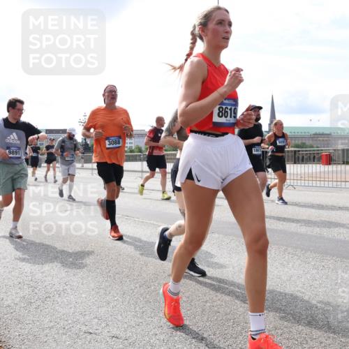 29.06.2025 - hella hamburg halbmarathon Lena Gebhardt http://msf.ph/oto/8408337 29.06.2025 10:16:51 Lombardsbrücke 9208, 9891, 17845, 3088, 8619, 1867, 9091, 1117, 1137, 1240, 1244, 1298, 1331, 1348, 1403, 1553, 1602, 1825, 2225, 2347, 2908, 2912, 3030, 3088, 3156, 3176, 3210, 3450, 3484, 3622, 3687, 4478, 5036, 5037, 5929, 5995, 6024, 6328, 6488, 6742, 6941, 6948, 7114, 7115, 7158, 7257, 7345, 7358, 7360, 7376, 7924, 7928, 8263, 8295, 8317, 8513, 8597, 8619, 8645, 8707, 8847, 8857, 8983, 9091, 9208, 9332, 9492, 9664, 9676, 9810, 10076, 10139, 10141, 10232 meine-sportfotos.de