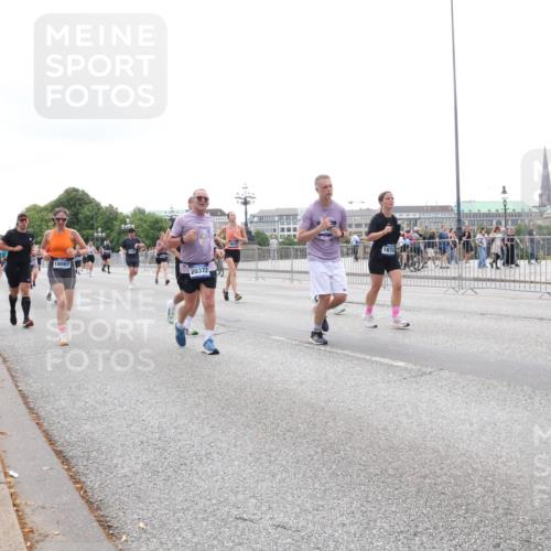 29.06.2025 - hella hamburg halbmarathon Lena Gebhardt http://msf.ph/oto/8408346 29.06.2025 10:50:41 Lombardsbrücke 18067, 20372, 1674, 1129, 1208, 1259, 1828, 1930, 2047, 2200, 2358, 2859, 3184, 3203, 3229, 3647, 3680, 3710, 3805, 3838, 3897, 4168, 4642, 4695, 4771, 4848, 4961, 5119, 5131, 6178, 6680, 7133, 7141, 7161, 7505, 7677, 7938, 8200, 8299, 8779, 8833, 8834, 8986, 9096, 9168, 9933, 10029, 10286, 10437, 10552, 10614, 10636, 10744, 11426, 11577, 11696, 11716, 12079, 12392, 12393, 13887, 14102, 14144, 14534, 14591, 14940, 15017, 15230, 15416 meine-sportfotos.de