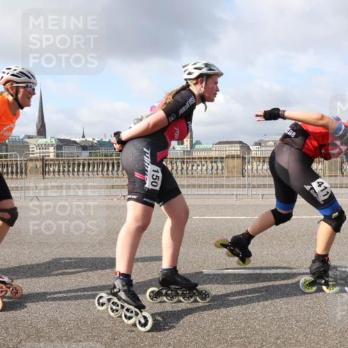 29.06.2025 - hella hamburg halbmarathon Lena Gebhardt http://msf.ph/oto/8408370 29.06.2025 08:55:05 Lombardsbrücke 344, 150, 411 meine-sportfotos.de