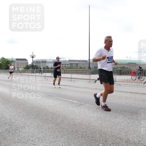 29.06.2025 - hella hamburg halbmarathon Lena Gebhardt http://msf.ph/oto/8408430 29.06.2025 10:24:47 Lombardsbrücke 3132, 4221, 1064, 1352, 1395, 1740, 2108, 2132, 2249, 2280, 2477, 2944, 3053, 3099, 3113, 3132, 3421, 3786, 4008, 4010, 4111, 4162, 4221, 4444, 4464, 5126, 5138, 5829, 5830, 6261, 6478, 6524, 6526, 6570, 7528, 7778, 7975, 9063, 9573, 10907, 11400, 11651, 11816, 11817, 12070, 12303, 13111, 13113, 13380, 13573, 13638, 14143, 14898, 15124, 15153, 15942, 15975, 17185, 17535, 17954, 18194, 18198 meine-sportfotos.de