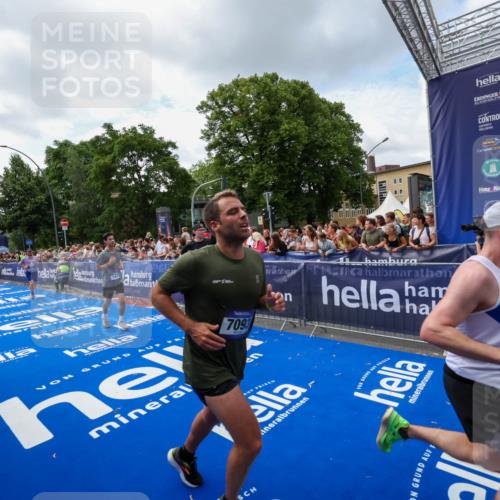 29.06.2025 - hella hamburg halbmarathon Zöllner http://msf.ph/oto/8408602 29.06.2025 10:43:19 Ziel 1675, 3109, 3124, 3146, 7026, 7093, 10099, 15706, 16314, 16997, 18304 meine-sportfotos.de