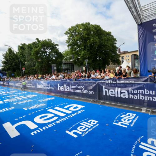 29.06.2025 - hella hamburg halbmarathon Zöllner http://msf.ph/oto/8408657 29.06.2025 10:18:09 Ziel 17786, 19072 meine-sportfotos.de