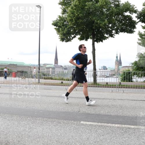 29.06.2025 - hella hamburg halbmarathon Lena Gebhardt http://msf.ph/oto/8408700 29.06.2025 10:24:50 Lombardsbrücke 109, 1064, 1352, 1395, 1740, 2000, 2108, 2249, 2280, 2944, 3053, 3099, 3113, 3132, 3421, 3786, 4008, 4010, 4111, 4221, 4444, 4464, 5126, 5138, 5829, 5830, 6261, 6570, 7778, 7975, 8083, 9573, 10907, 11400, 11651, 11816, 11817, 12070, 12303, 13111, 13113, 13380, 13573, 13638, 14143, 14649, 14898, 15124, 15153, 15942, 15975, 17185, 17535, 17954, 18194, 18198 meine-sportfotos.de