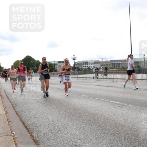 29.06.2025 - hella hamburg halbmarathon Lena Gebhardt http://msf.ph/oto/8408726 29.06.2025 10:24:52 Lombardsbrücke 4111, 113, 13638, 11651, 1064, 1352, 1395, 1740, 2000, 2108, 2249, 2280, 2944, 3053, 3099, 3113, 3132, 3421, 3786, 3920, 4008, 4010, 4111, 4221, 4444, 4464, 5126, 5138, 5829, 5830, 6261, 6570, 7778, 7975, 8083, 9573, 10907, 11400, 11651, 11816, 11817, 11921, 12070, 12303, 13111, 13113, 13380, 13573, 13638, 14143, 14649, 14898, 15124, 15153, 15679, 15942, 15975, 17185, 17535, 17954, 18194, 18198 meine-sportfotos.de