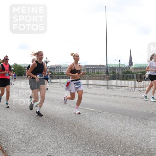 29.06.2025 - hella hamburg halbmarathon Lena Gebhardt http://msf.ph/oto/8408782 29.06.2025 10:24:53 Lombardsbrücke 111, 13113, 13638, 11651, 1064, 1352, 1395, 1740, 2000, 2108, 2249, 2280, 2944, 3053, 3099, 3113, 3132, 3421, 3786, 3920, 4008, 4010, 4111, 4221, 4444, 4464, 5126, 5138, 5829, 5830, 6261, 6570, 7778, 8083, 9573, 10907, 11400, 11651, 11816, 11817, 11921, 12070, 12303, 13111, 13113, 13380, 13573, 13638, 14143, 14649, 14898, 15124, 15153, 15679, 15942, 15975, 17185, 17535, 17954, 18194, 18198 meine-sportfotos.de