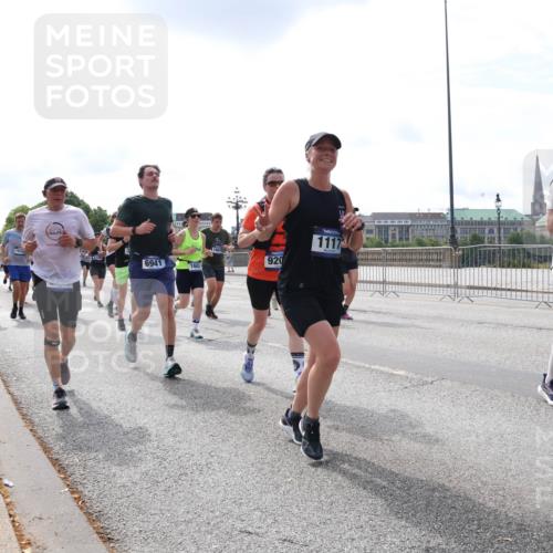 29.06.2025 - hella hamburg halbmarathon Lena Gebhardt http://msf.ph/oto/8408785 29.06.2025 10:16:53 Lombardsbrücke 6941, 1867, 920, 1117, 17845, 240, 1117, 1137, 1240, 1244, 1298, 1331, 1348, 1356, 1403, 1553, 1602, 1825, 2225, 2347, 2908, 2912, 3030, 3088, 3156, 3176, 3210, 3450, 3484, 3622, 3687, 4478, 5036, 5037, 5390, 5929, 5930, 5995, 6328, 6488, 6742, 6941, 6948, 7114, 7115, 7158, 7257, 7345, 7358, 7360, 7376, 7924, 7928, 8263, 8295, 8317, 8513, 8558, 8619, 8707, 8847, 8857, 8983, 9091, 9208, 9332, 9492, 9664, 9676, 10076, 10232 meine-sportfotos.de