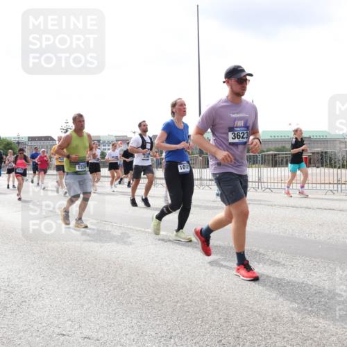 29.06.2025 - hella hamburg halbmarathon Lena Gebhardt http://msf.ph/oto/8408796 29.06.2025 10:41:34 Lombardsbrücke 1536, 4610, 3344, 10181, 3623, 1314, 1509, 1536, 1542, 1623, 1712, 1731, 2153, 2229, 2258, 2805, 3344, 3532, 3533, 3623, 4412, 4415, 4541, 4610, 4787, 5086, 5225, 5432, 5688, 5689, 5928, 5942, 6088, 6250, 6320, 6450, 6474, 6618, 6793, 6894, 7022, 7023, 7477, 7661, 7821, 7955, 7968, 8004, 8162, 8163, 8293, 8300, 8301, 8385, 8443, 8586, 8751, 8848, 8878, 8897, 8992, 9588, 9962, 10181, 10269, 10348, 10407, 10483, 10835, 11011, 11166 meine-sportfotos.de
