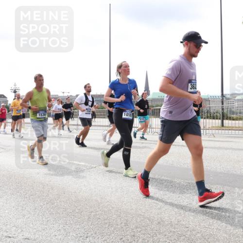 29.06.2025 - hella hamburg halbmarathon Lena Gebhardt http://msf.ph/oto/8408827 29.06.2025 10:41:35 Lombardsbrücke 10181, 1536, 6793, 4610, 362, 1314, 1509, 1536, 1542, 1623, 1712, 1731, 2153, 2229, 2258, 2805, 3344, 3532, 3533, 3623, 4412, 4415, 4541, 4610, 4787, 5225, 5432, 5688, 5689, 5928, 5942, 6088, 6250, 6320, 6450, 6474, 6618, 6793, 6894, 7022, 7023, 7477, 7661, 7821, 7955, 7968, 8004, 8162, 8163, 8293, 8300, 8301, 8385, 8443, 8586, 8751, 8848, 8878, 8897, 8992, 9467, 9588, 9962, 10181, 10348, 10407, 10483, 10835, 11011, 11166 meine-sportfotos.de