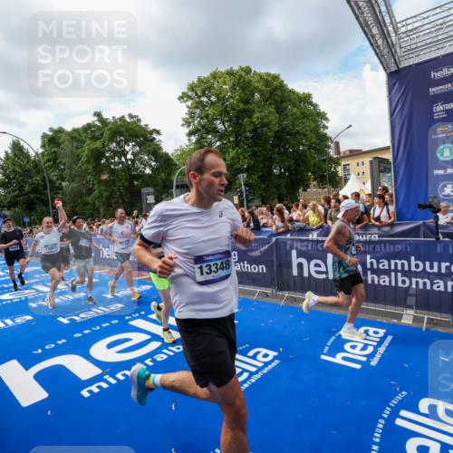 29.06.2025 - hella hamburg halbmarathon Zöllner http://msf.ph/oto/8408841 29.06.2025 10:43:31 Ziel 2653, 3928, 4080, 5124, 5436, 5506, 7635, 8664, 9931, 10237, 10246, 11648, 12623, 13348, 16338, 16720, 17391, 18513, 18810, 18942, 18987, 19009, 19051 meine-sportfotos.de