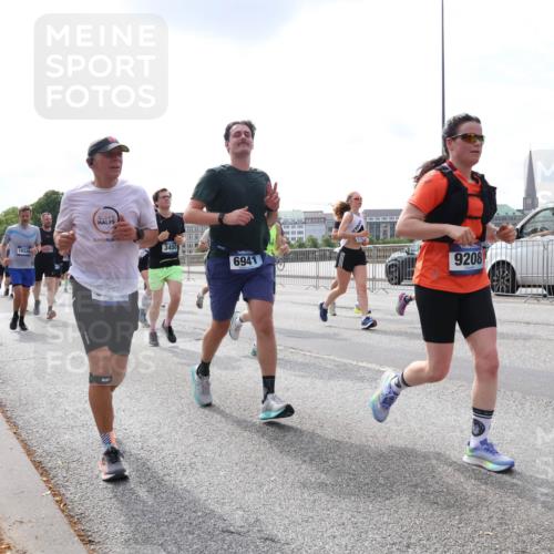29.06.2025 - hella hamburg halbmarathon Lena Gebhardt http://msf.ph/oto/8408897 29.06.2025 10:16:54 Lombardsbrücke 1032, 3450, 10, 6941, 9208, 1117, 1137, 1240, 1298, 1331, 1348, 1356, 1403, 1553, 1602, 1825, 2225, 2347, 2908, 2912, 3088, 3156, 3176, 3210, 3450, 3484, 3622, 3687, 4478, 5036, 5037, 5390, 5929, 5930, 5995, 6328, 6488, 6742, 6941, 6948, 7114, 7115, 7158, 7257, 7345, 7358, 7360, 7376, 7924, 7928, 8263, 8295, 8317, 8513, 8558, 8619, 8707, 8847, 8857, 8983, 9091, 9208, 9332, 9492, 9664, 9676, 10076, 10232 meine-sportfotos.de