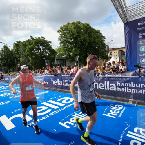 29.06.2025 - hella hamburg halbmarathon Zöllner http://msf.ph/oto/8409061 29.06.2025 10:43:40 Ziel 3116, 4080, 4318, 9114, 12623, 13421, 13996, 14484, 14690, 15328, 15932, 17912, 18449, 18775, 19229 meine-sportfotos.de