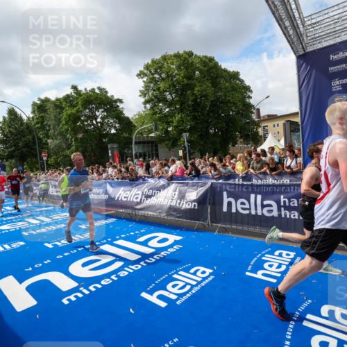 29.06.2025 - hella hamburg halbmarathon Zöllner http://msf.ph/oto/8409114 29.06.2025 10:43:44 Ziel 1976, 3116, 4318, 6903, 6991, 9114, 9159, 13421, 13996, 14201, 14210, 14690, 15328, 15932, 16105, 17912, 18449, 19090 meine-sportfotos.de