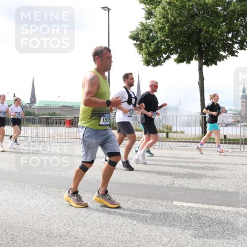 29.06.2025 - hella hamburg halbmarathon Lena Gebhardt http://msf.ph/oto/8409119 29.06.2025 10:41:36 Lombardsbrücke 17684, 16021, 1536, 1314, 1509, 1536, 1542, 1623, 1648, 1712, 1731, 2153, 2229, 2258, 2805, 3344, 3532, 3533, 3623, 4412, 4415, 4541, 4610, 4787, 5225, 5432, 5688, 5689, 5928, 5942, 6088, 6250, 6320, 6450, 6618, 6793, 6894, 7022, 7023, 7477, 7821, 7955, 7968, 8004, 8162, 8163, 8293, 8300, 8301, 8385, 8443, 8586, 8751, 8848, 8878, 8897, 8992, 9467, 9588, 9962, 10181, 10348, 10483, 10835, 11011, 11166 meine-sportfotos.de