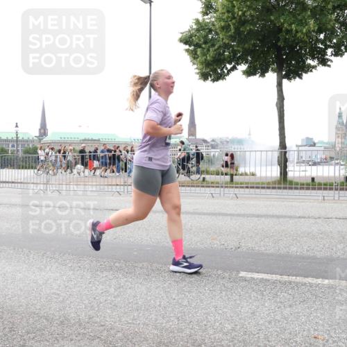 29.06.2025 - hella hamburg halbmarathon Lena Gebhardt http://msf.ph/oto/8409171 29.06.2025 10:50:49 Lombardsbrücke 7161, 1129, 1203, 1208, 1259, 1404, 1828, 1930, 2047, 2200, 2358, 2859, 3184, 3203, 3229, 3647, 3680, 3838, 4642, 4695, 4771, 4848, 4961, 5131, 5286, 5289, 6178, 7133, 7141, 7161, 7505, 7677, 7770, 7771, 7825, 7938, 8200, 8299, 8779, 8833, 8834, 8986, 9096, 9168, 9933, 10029, 10437, 10552, 10614, 10636, 10744, 11052, 11252, 11577, 12392, 12393, 13887, 14102, 14534, 14591, 15017, 15230, 15416 meine-sportfotos.de