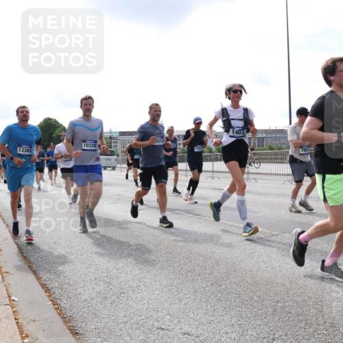 29.06.2025 - hella hamburg halbmarathon Lena Gebhardt http://msf.ph/oto/8409262 29.06.2025 10:16:56 Lombardsbrücke 13365, 15, 10320, 17527, 1403, 34, 7924, 1117, 1137, 1240, 1298, 1331, 1348, 1356, 1403, 1553, 1602, 1825, 2225, 2347, 2908, 2912, 3088, 3156, 3176, 3210, 3450, 3484, 3622, 3687, 4478, 5036, 5037, 5390, 5929, 5930, 5995, 6328, 6488, 6742, 6941, 6948, 7114, 7115, 7158, 7257, 7345, 7358, 7360, 7376, 7924, 7928, 8253, 8263, 8295, 8317, 8513, 8558, 8619, 8707, 8847, 8857, 8983, 9091, 9208, 9332, 9492, 9664, 9676, 10076, 10232 meine-sportfotos.de
