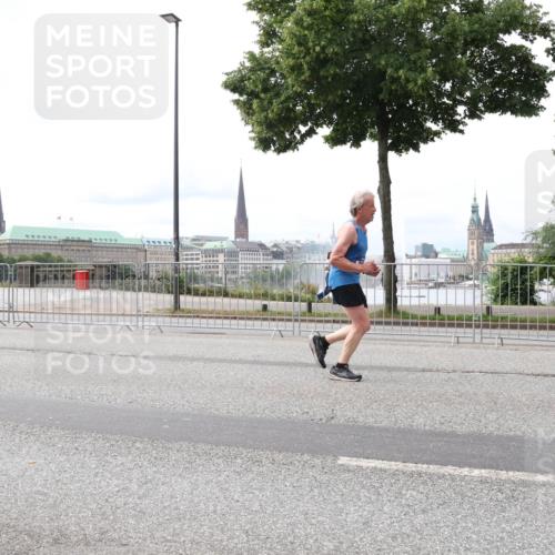 29.06.2025 - hella hamburg halbmarathon Lena Gebhardt http://msf.ph/oto/8409359 29.06.2025 10:24:57 Lombardsbrücke 1352, 1395, 1740, 2000, 2108, 2249, 2280, 2944, 3053, 3099, 3113, 3132, 3421, 3920, 3961, 3963, 4008, 4010, 4111, 4221, 4444, 5126, 5138, 5814, 5829, 5830, 6261, 6570, 7778, 8083, 8962, 9573, 10907, 11400, 11651, 11816, 11817, 11921, 12070, 12303, 13111, 13113, 13638, 14086, 14649, 14898, 15124, 15153, 15679, 15942, 15975, 17185, 17535, 17954, 18194, 18198 meine-sportfotos.de