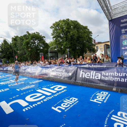 29.06.2025 - hella hamburg halbmarathon Zöllner http://msf.ph/oto/8409391 29.06.2025 10:19:14 Ziel 53, 2144 meine-sportfotos.de