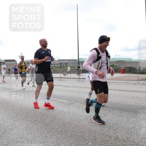 29.06.2025 - hella hamburg halbmarathon Lena Gebhardt http://msf.ph/oto/8409441 29.06.2025 10:24:58 Lombardsbrücke 1817, 5126, 1352, 1395, 1740, 2000, 2108, 2249, 2280, 2944, 3053, 3099, 3113, 3132, 3421, 3920, 3961, 3963, 4008, 4010, 4111, 4221, 4444, 5126, 5138, 5814, 5829, 5830, 6261, 6570, 7778, 8083, 8962, 9573, 10907, 11400, 11651, 11816, 11817, 11921, 12070, 12303, 13111, 13113, 13638, 14086, 14649, 14898, 15124, 15153, 15679, 15942, 15975, 17185, 17535, 17954, 18194, 18198 meine-sportfotos.de