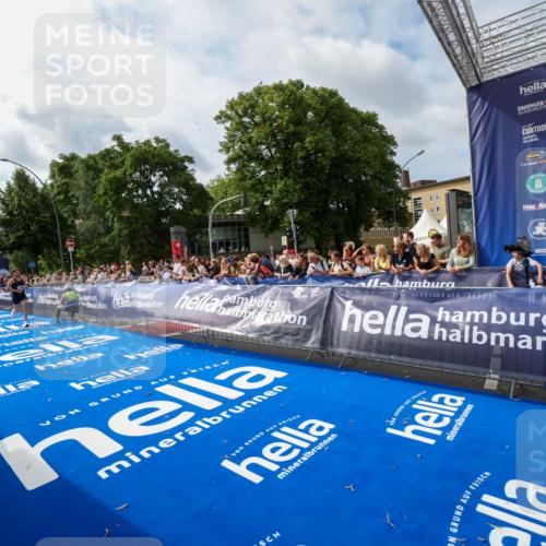 29.06.2025 - hella hamburg halbmarathon Zöllner http://msf.ph/oto/8409475 29.06.2025 10:19:25 Ziel 2659, 13016 meine-sportfotos.de